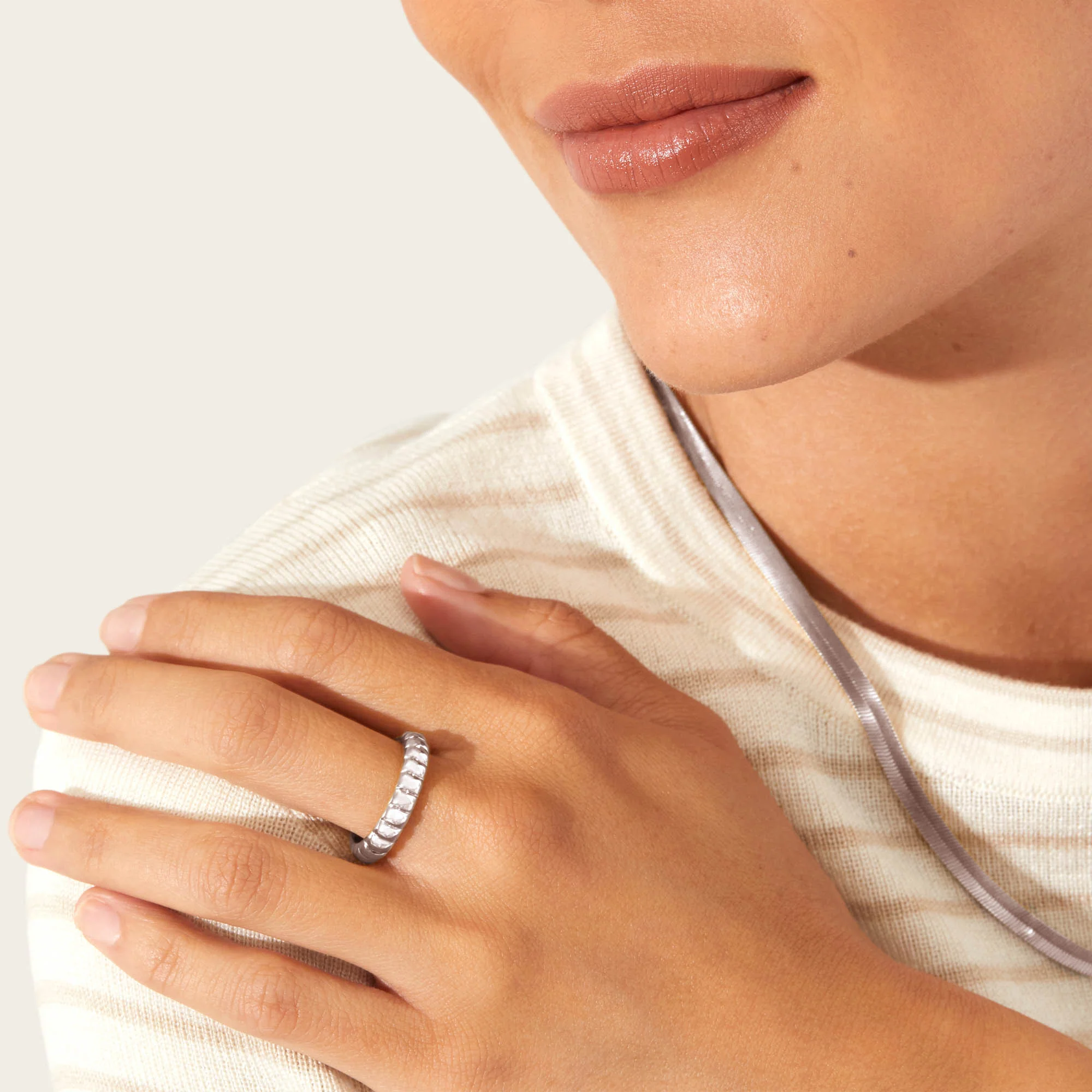 Aurelia Slim Ring - Image 8