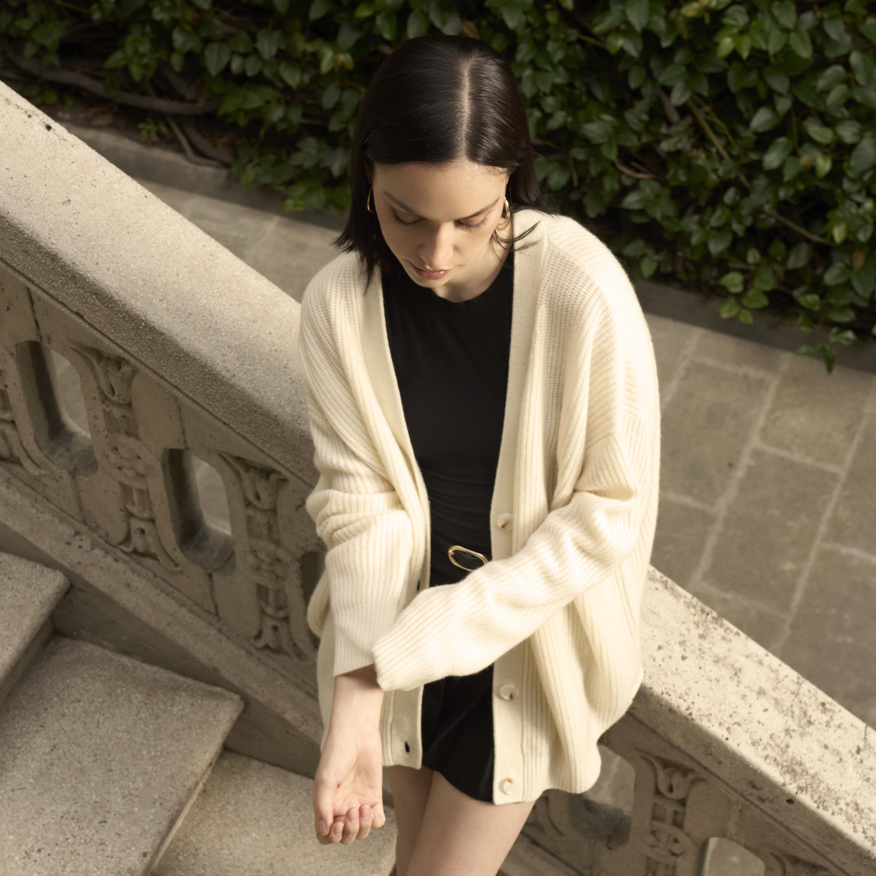 Billie Chunky Boyfriend Cashmere Cardigan - Image 5