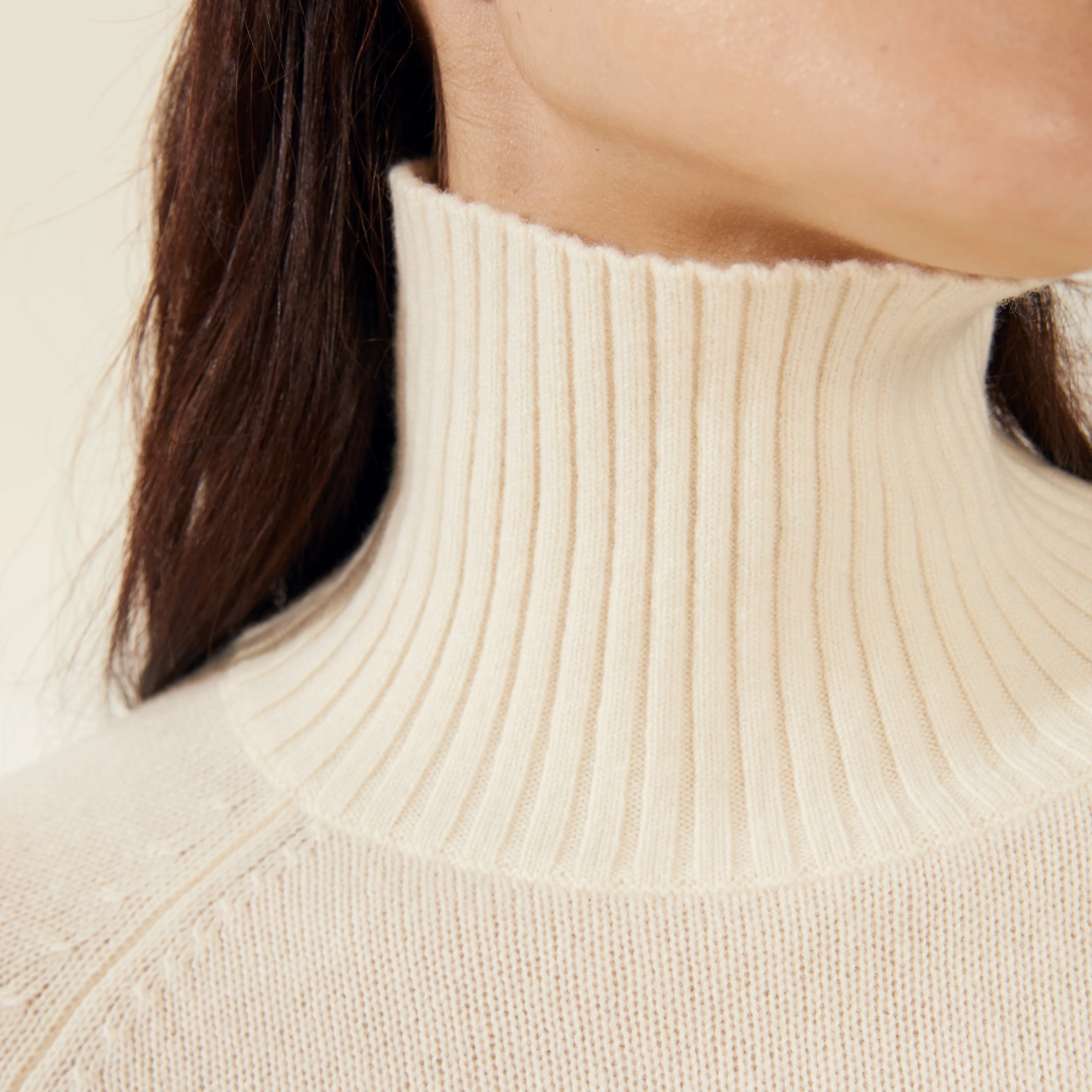 Emma Cashmere Relaxed Turtleneck Sweater - Image 22