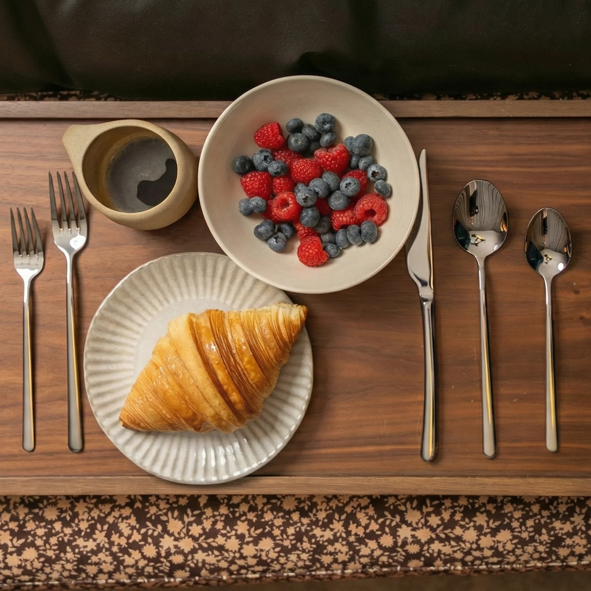 Emilia Mirror 20-Piece Flatware Set - Image 15