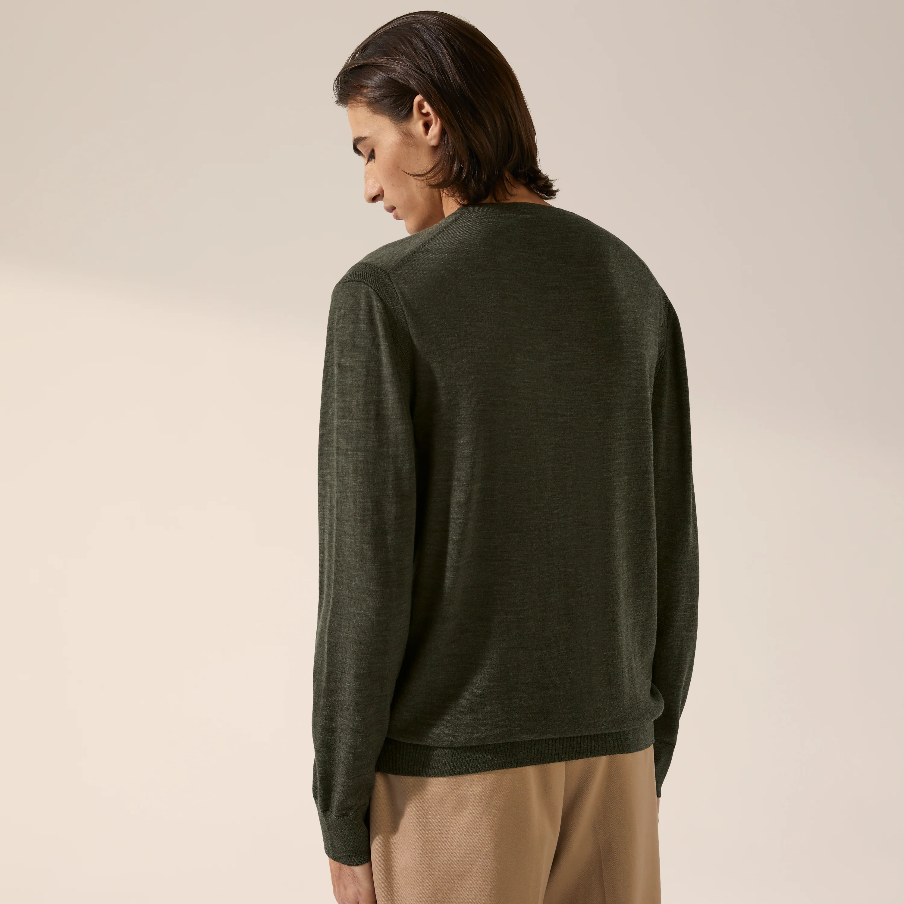 Cole Merino Lightweight V-Neck Sweater - Image 14