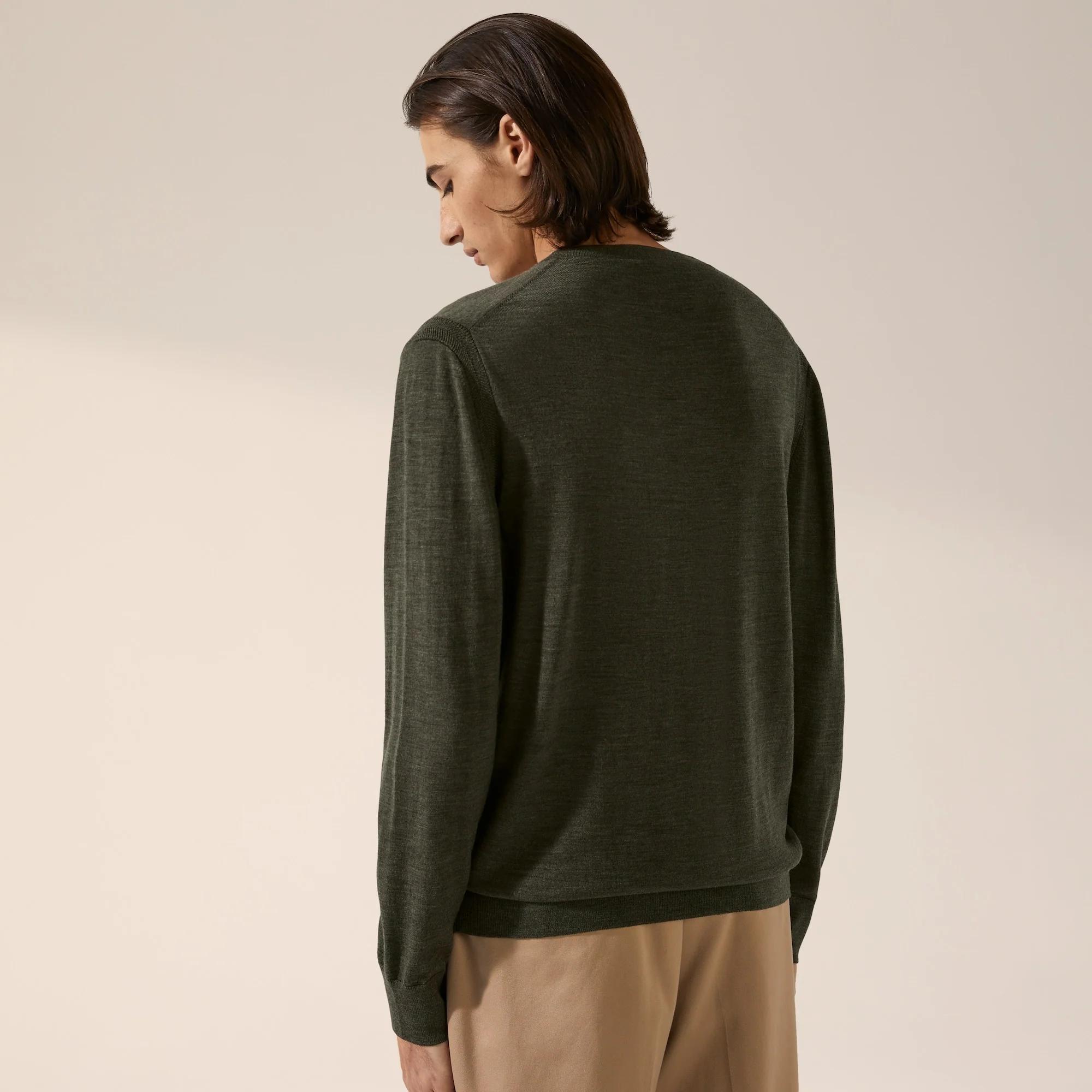 Cole Merino Lightweight V-Neck Sweater - Image 20