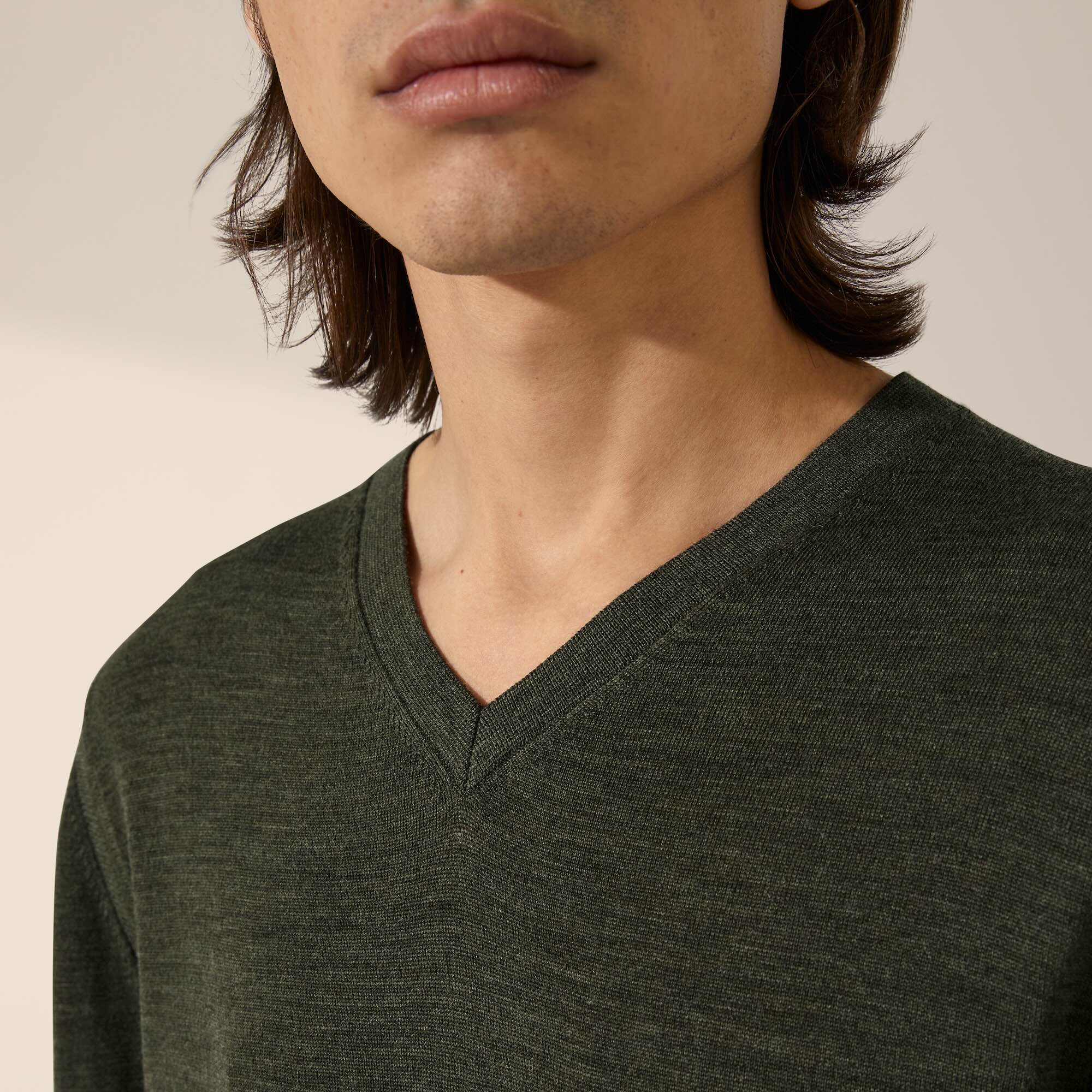 Cole Merino Lightweight V-Neck Sweater - Image 22